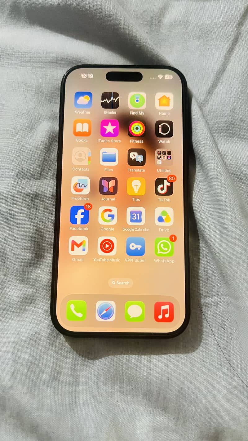 Apple iPhone 16 Pro 1