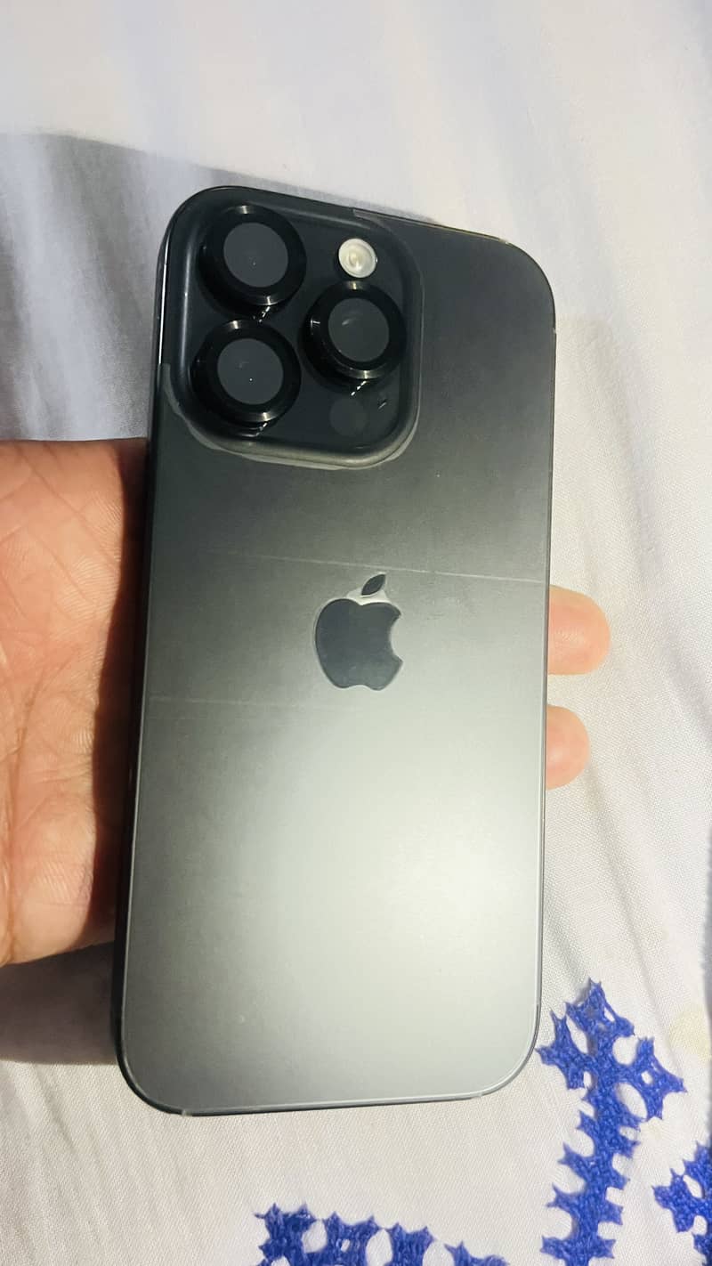 Apple iPhone 16 Pro 4