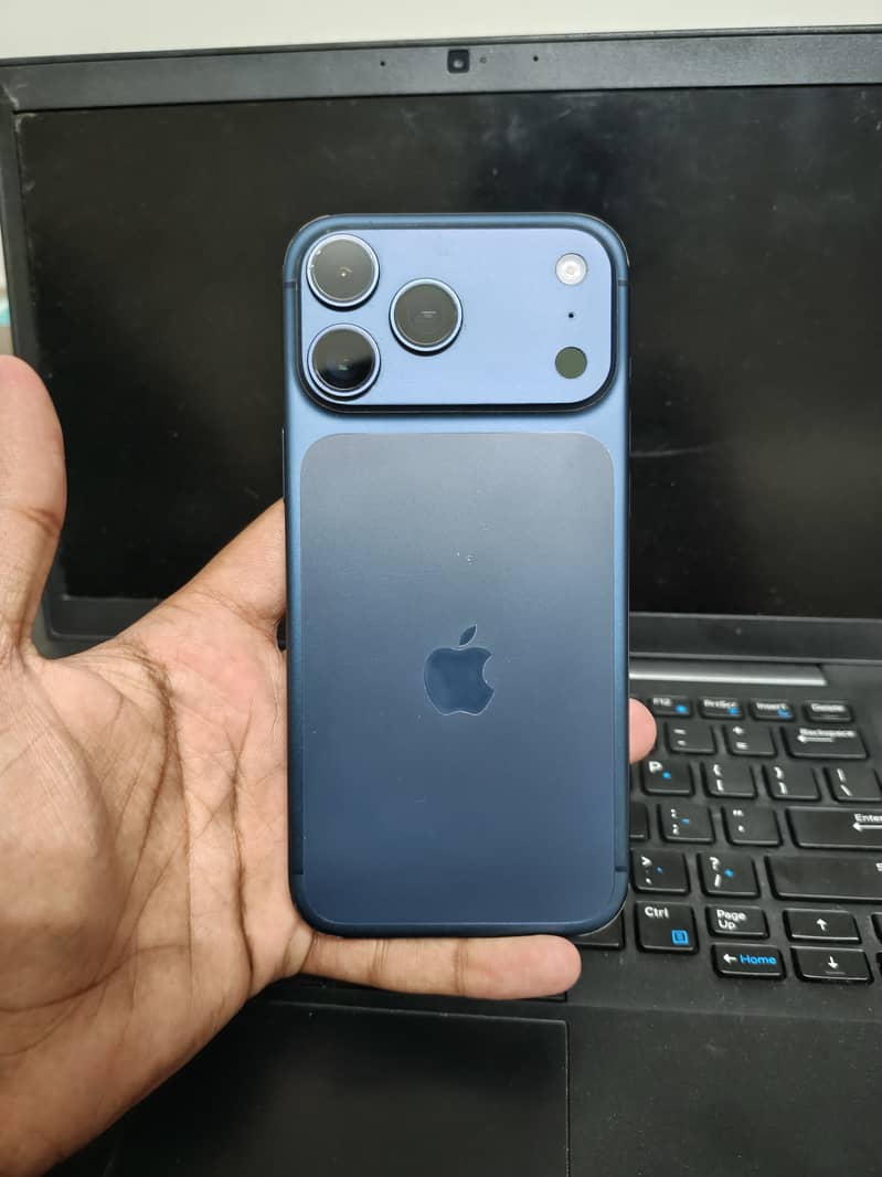 Apple iPhone 17 Pro Max FU 0