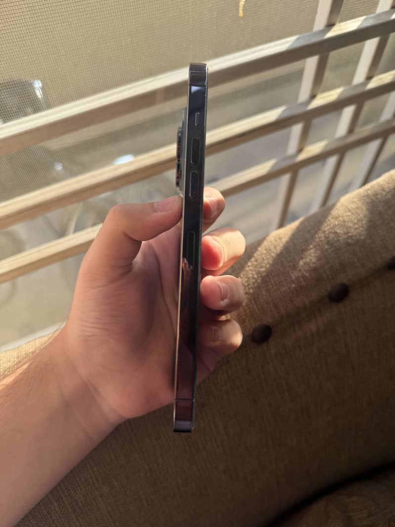 Apple iPhone 14 Pro Max 4
