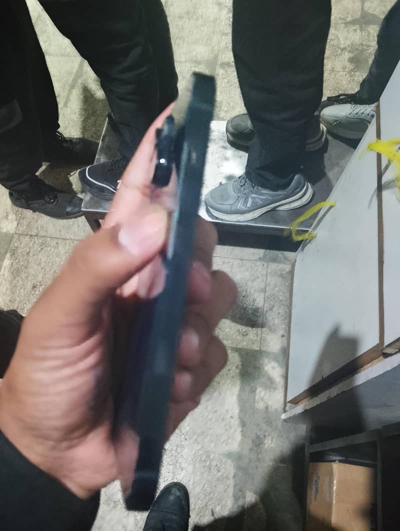 Apple iPhone 14 3