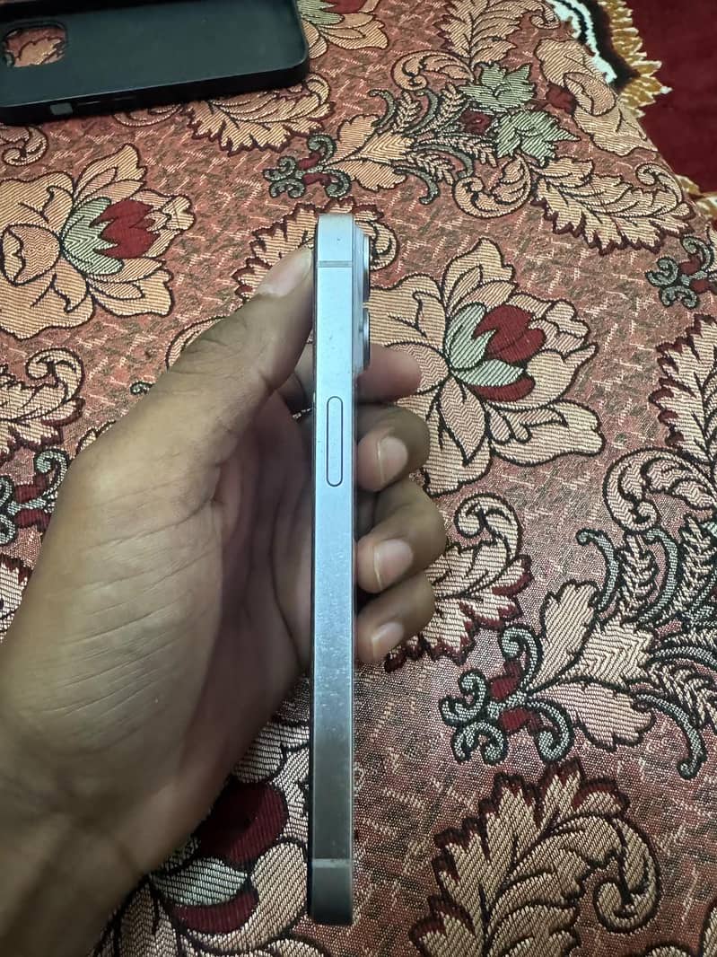 Apple iPhone 14 2