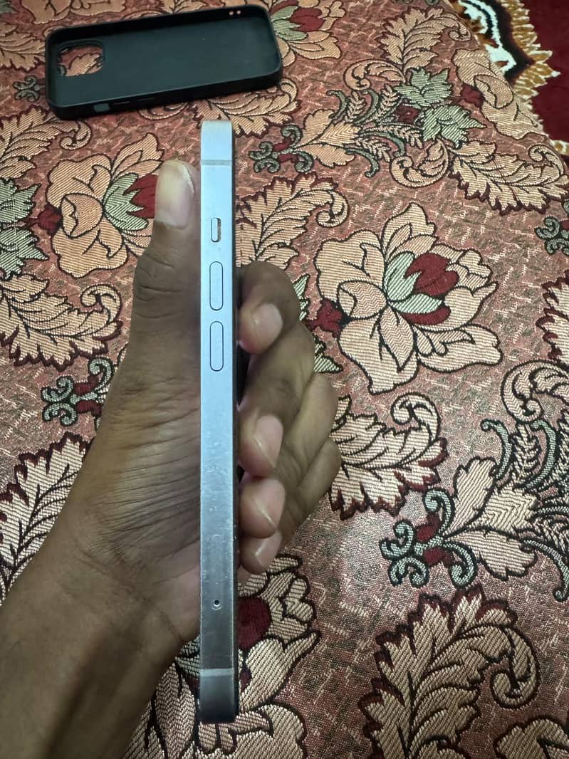 Apple iPhone 14 5