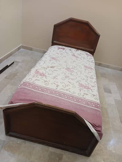 Single Bed with Single Sight Table