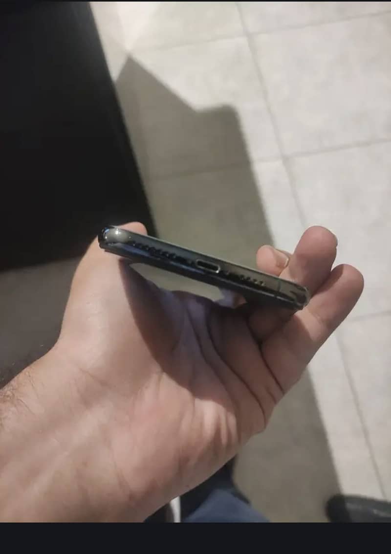 Apple iPhone 11 Pro Max 1