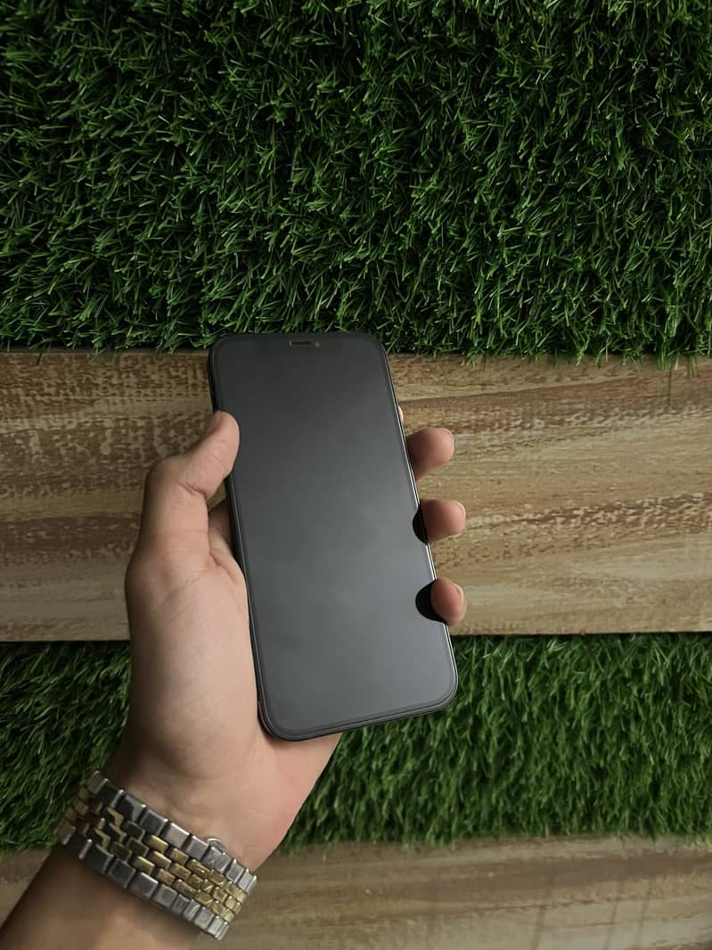 Apple iPhone 12 jv 1