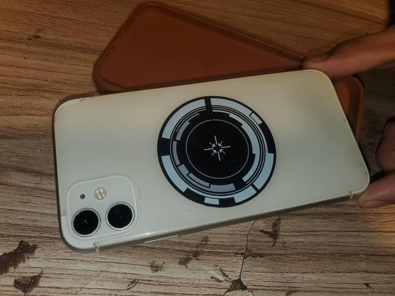 Apple iPhone 11 0
