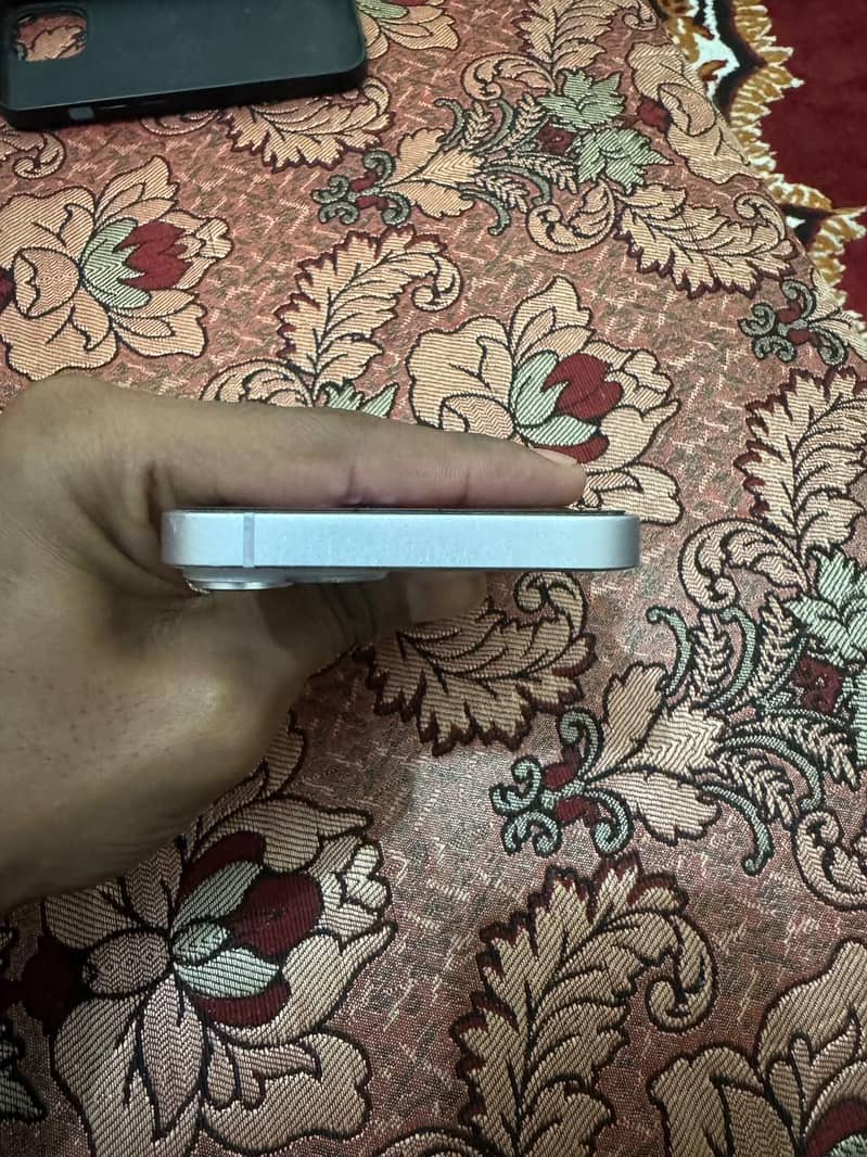 Apple iPhone 14 5