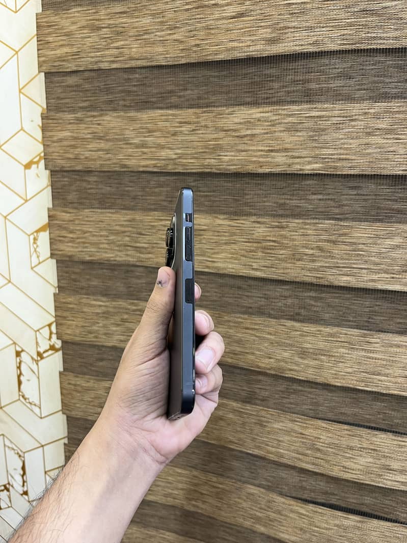 Apple iPhone 14 Pro Max 4