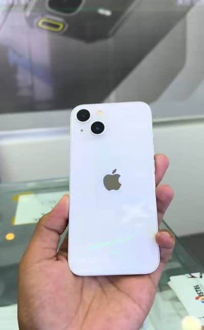 Apple iPhone 13