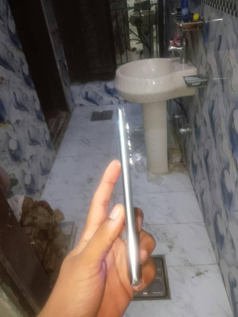 Tecno CAMON 40 Pro 4