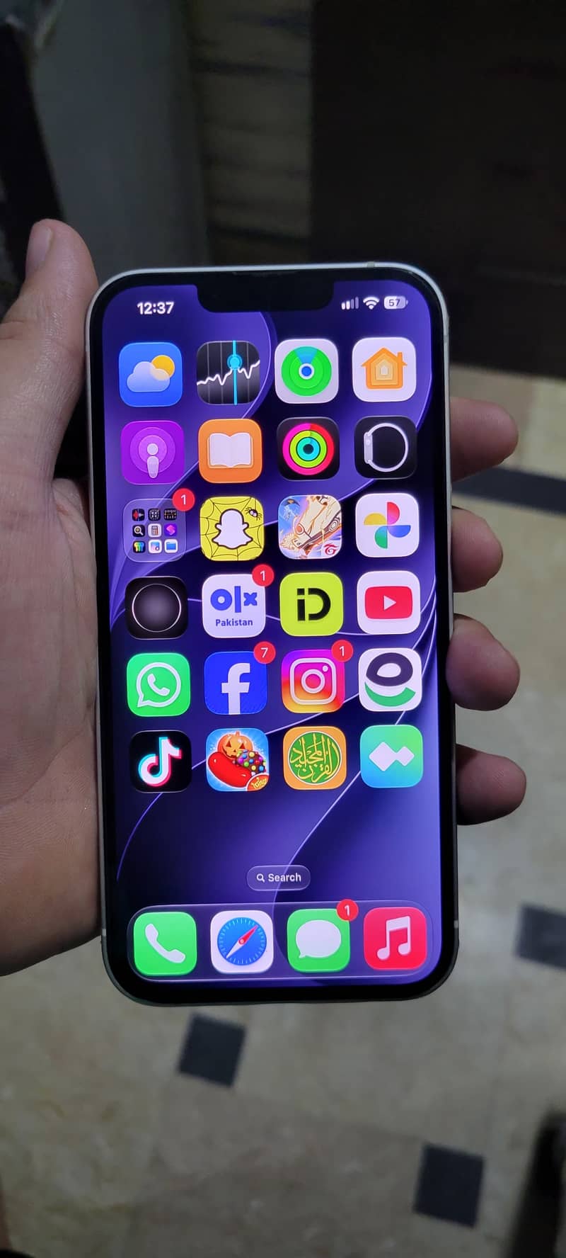 iPhone 13 8