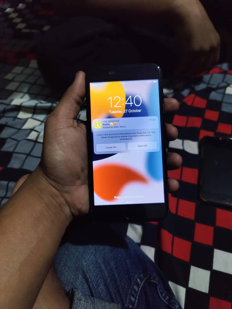 Apple iPhone 7 Plus 0