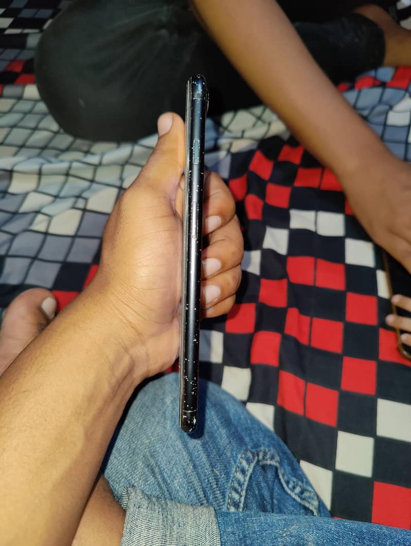 Apple iPhone 7 Plus 2