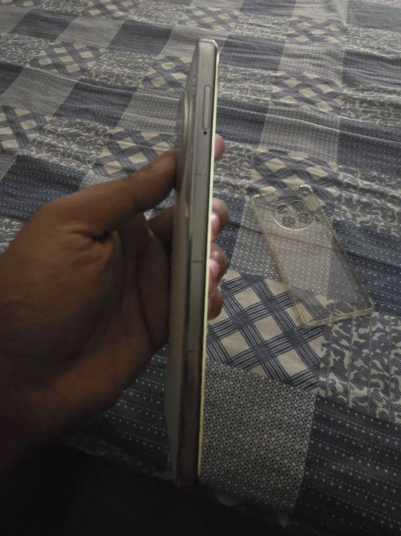 Tecno CAMON 30 1