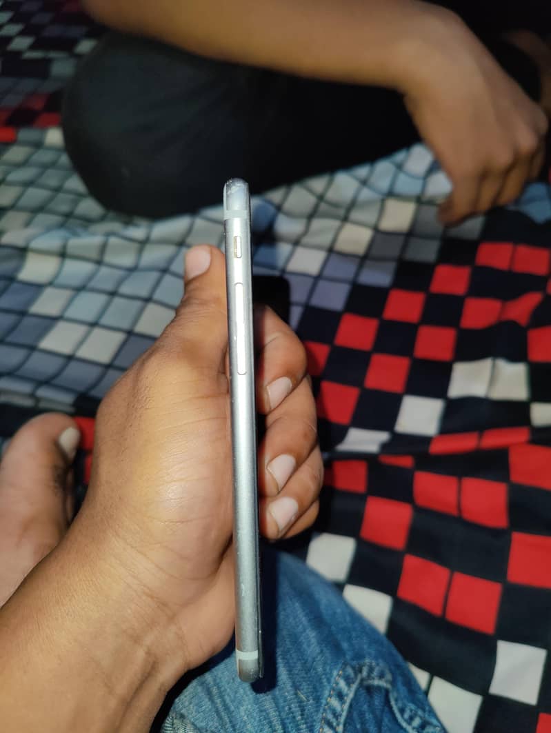 Apple iPhone 6 2