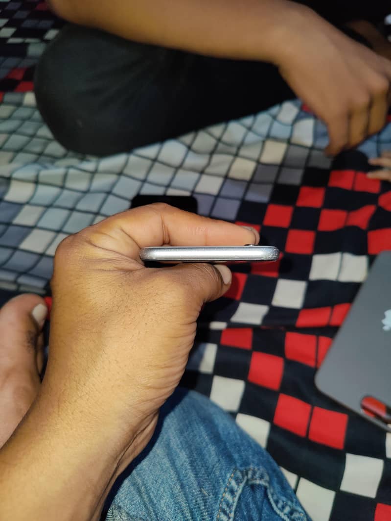 Apple iPhone 6 3