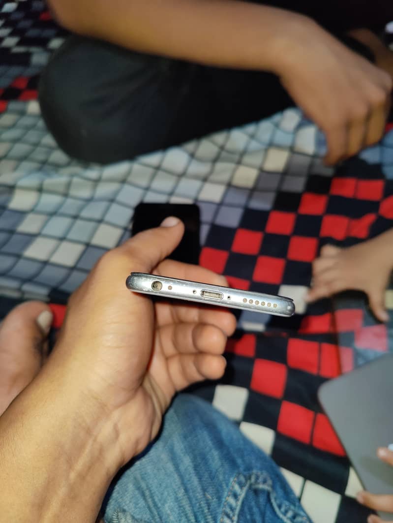 Apple iPhone 6 4