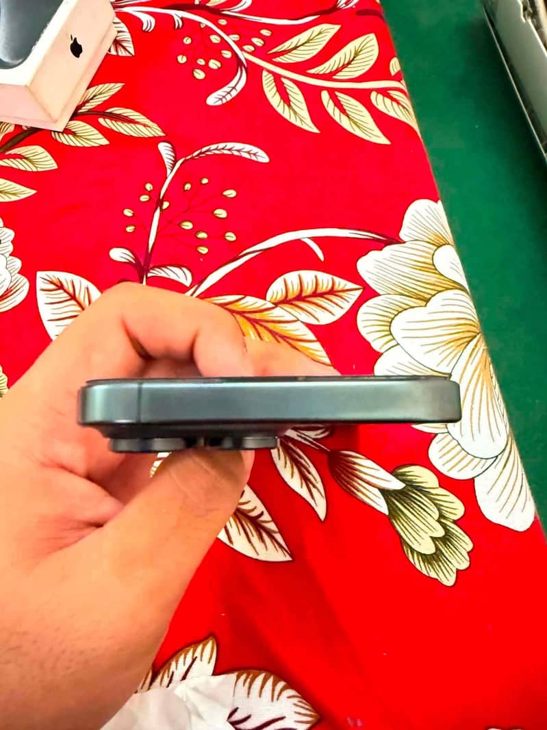 IPHONE 15 PRO MAX 6