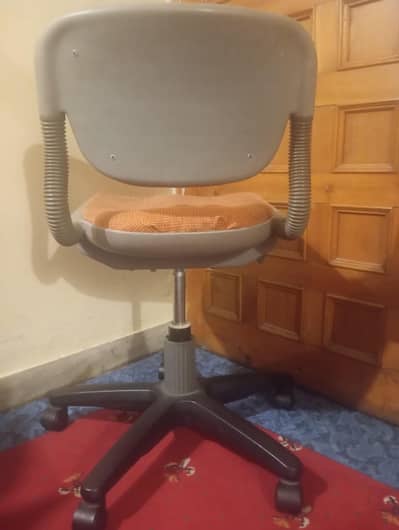 ITOKI Japanese Revolving Office Chair