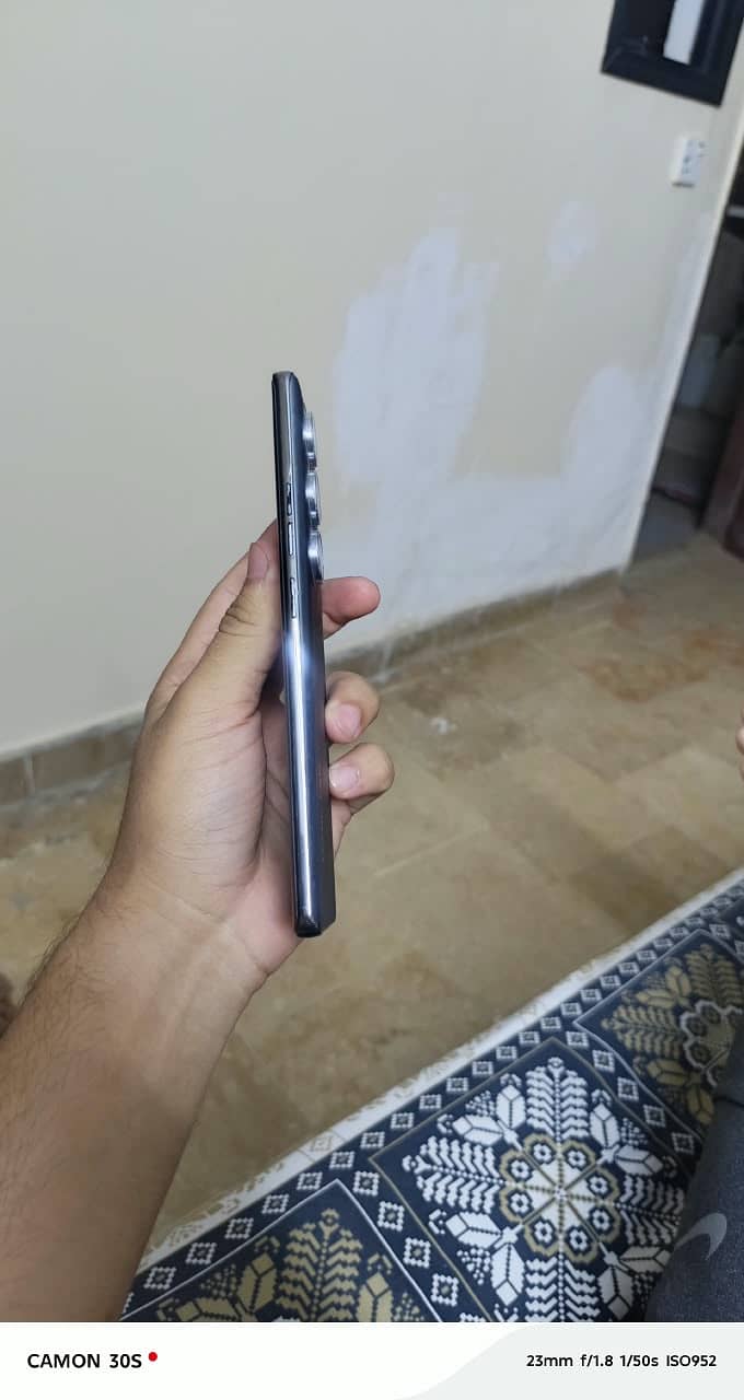Tecno camon 40pro 0