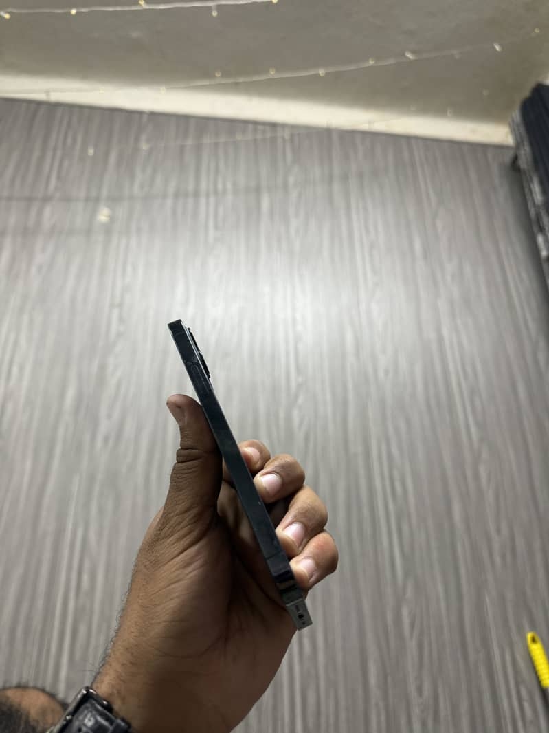 Apple iPhone 12 Pro 1