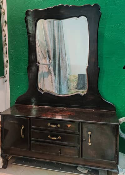Wooden dressing table