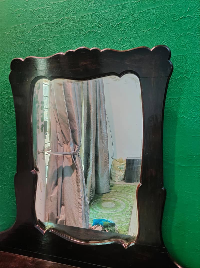 Wooden dressing table 1