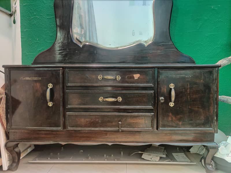 Wooden dressing table 2