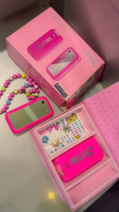 Hmd barbie pink phone slightly used