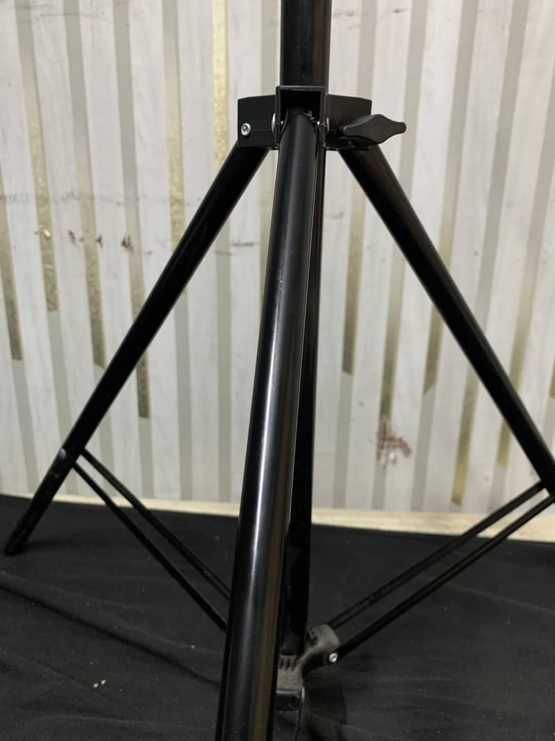 PL-26 Fill Light 3