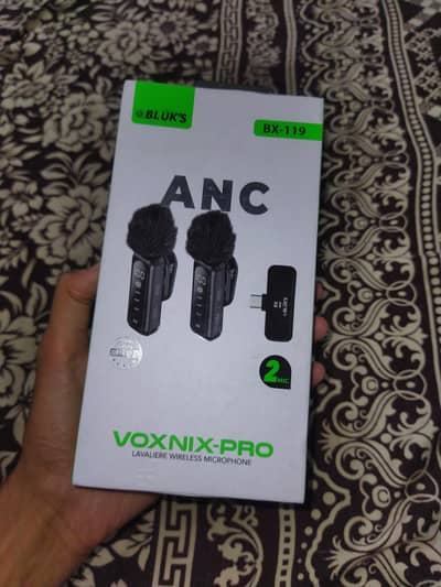 Best Wireless Mic For Mobile and Cameras in Excellent Condition