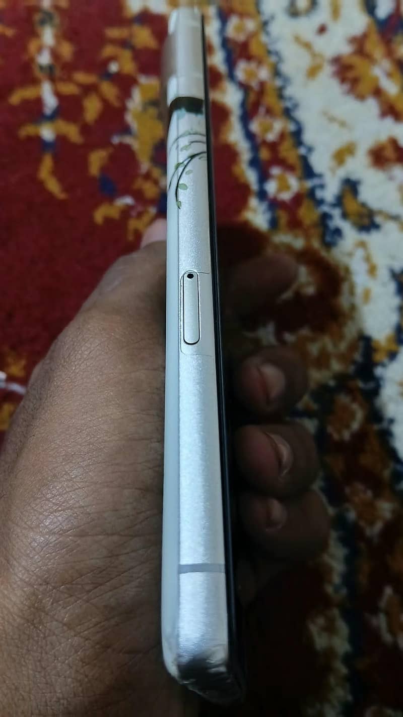 Google Pixel 7 4