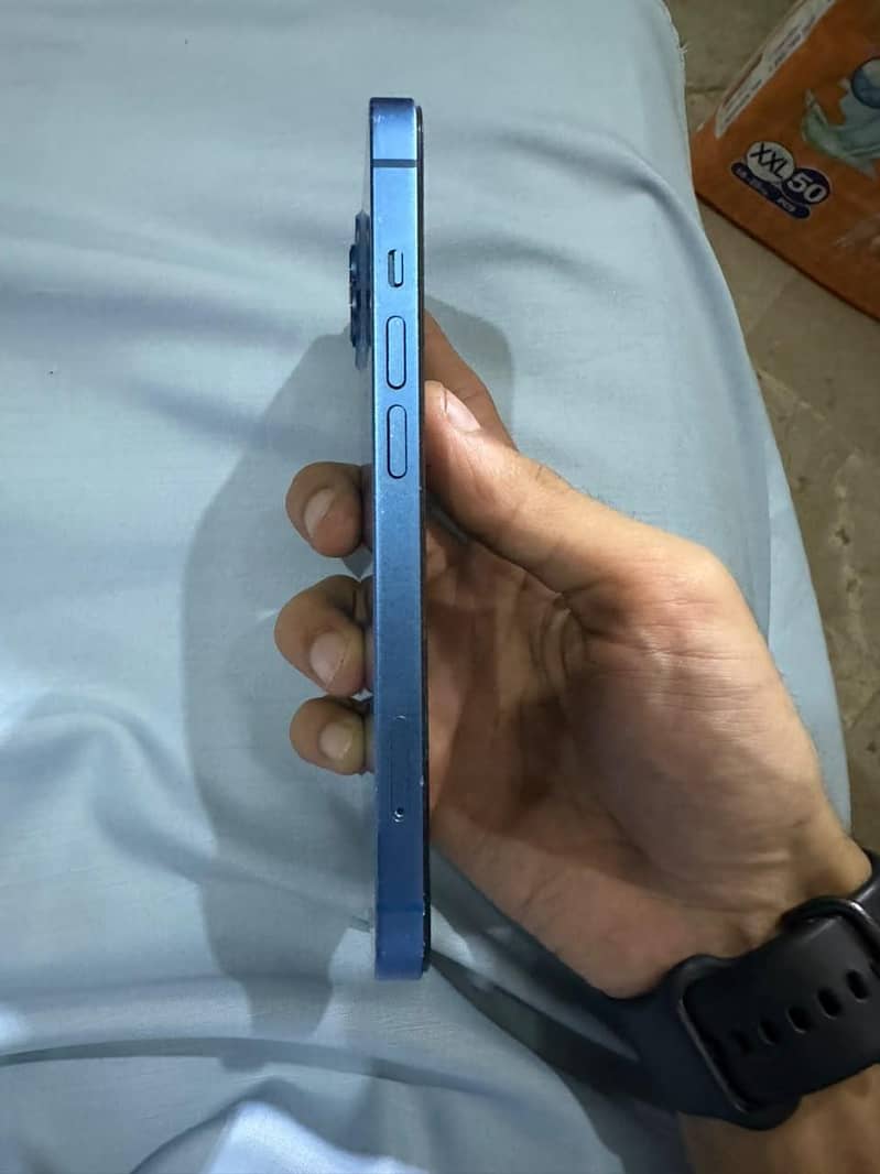 Apple iPhone 13 1