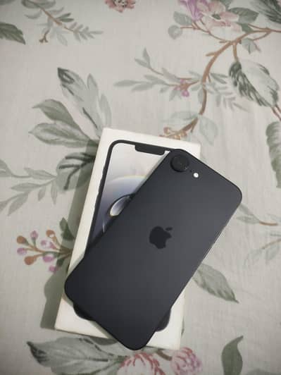 Apple iPhone 16e