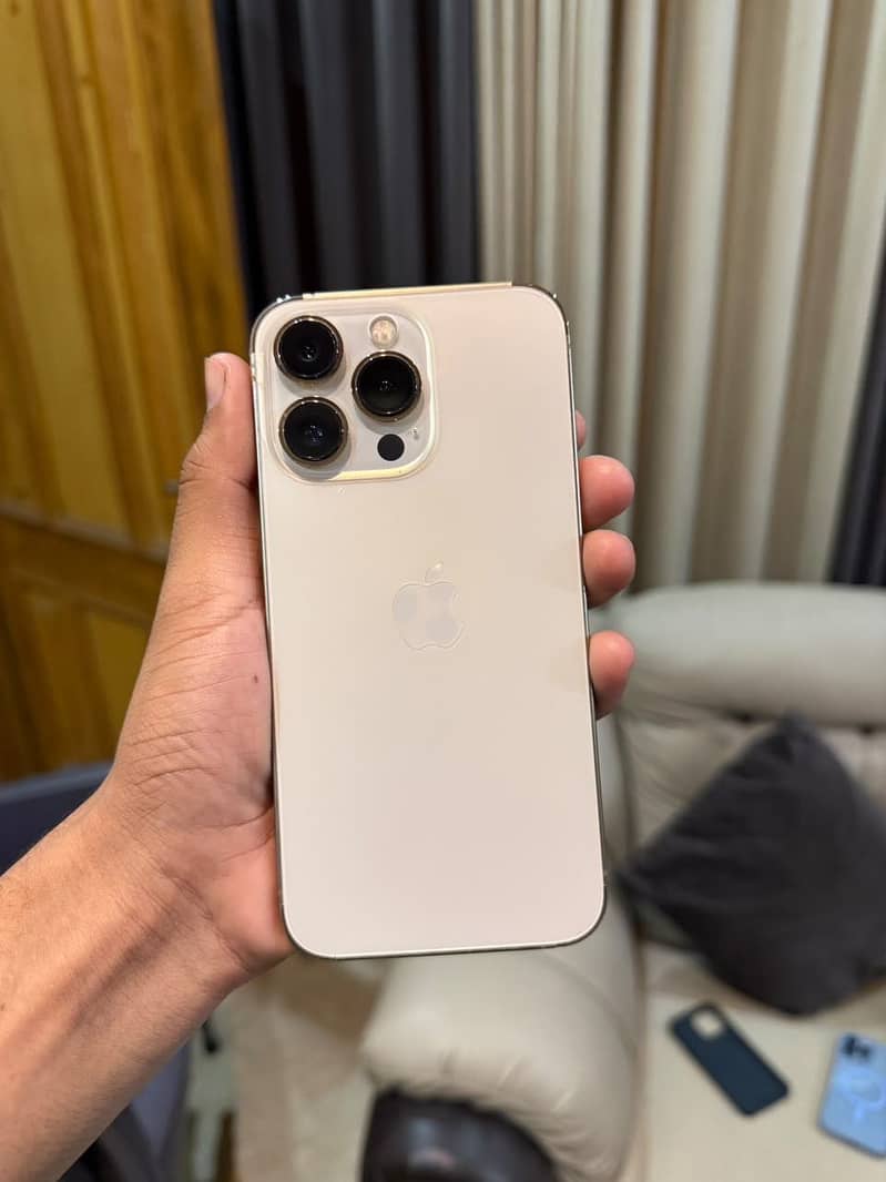 Apple iPhone 13 Pro 4