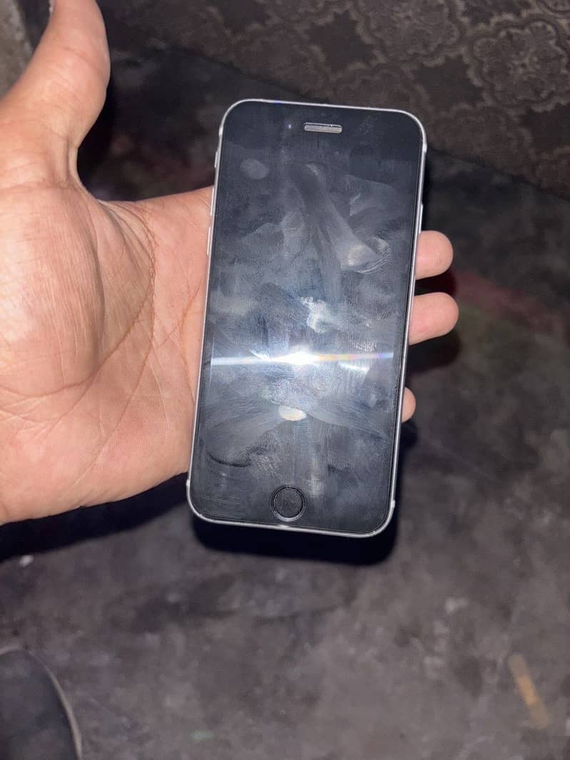 Apple iPhone SE 3