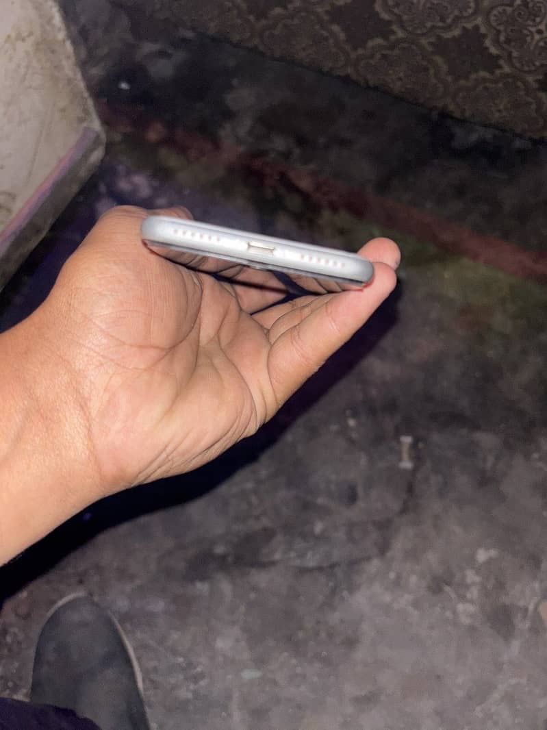 Apple iPhone SE 6