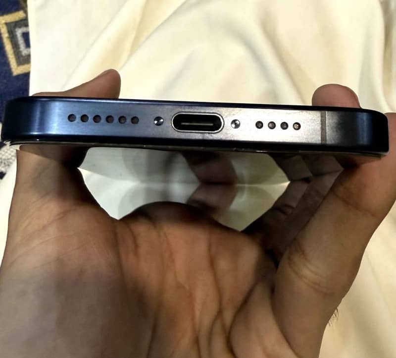 iPhone 15 pro max 1