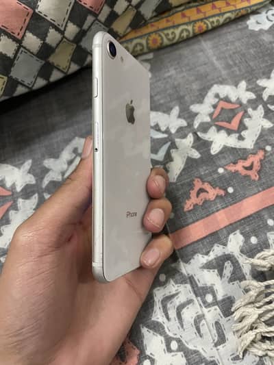 Apple iPhone 8