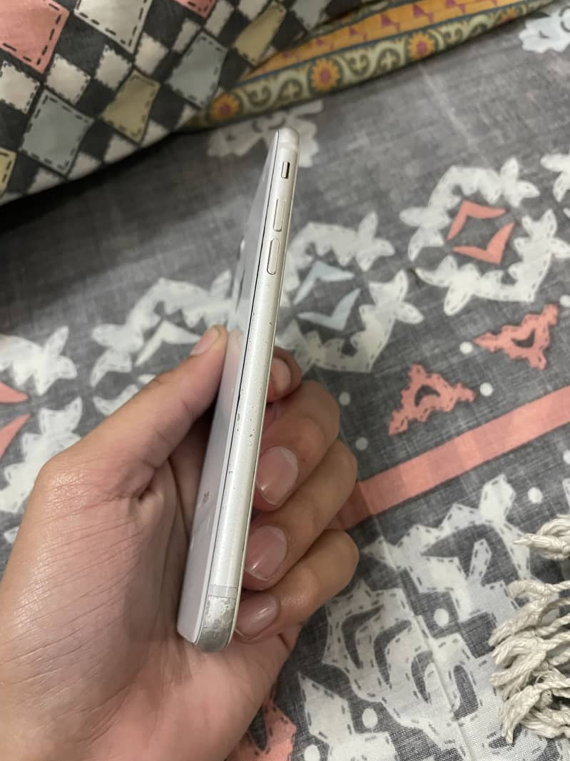 Apple iPhone 8 1
