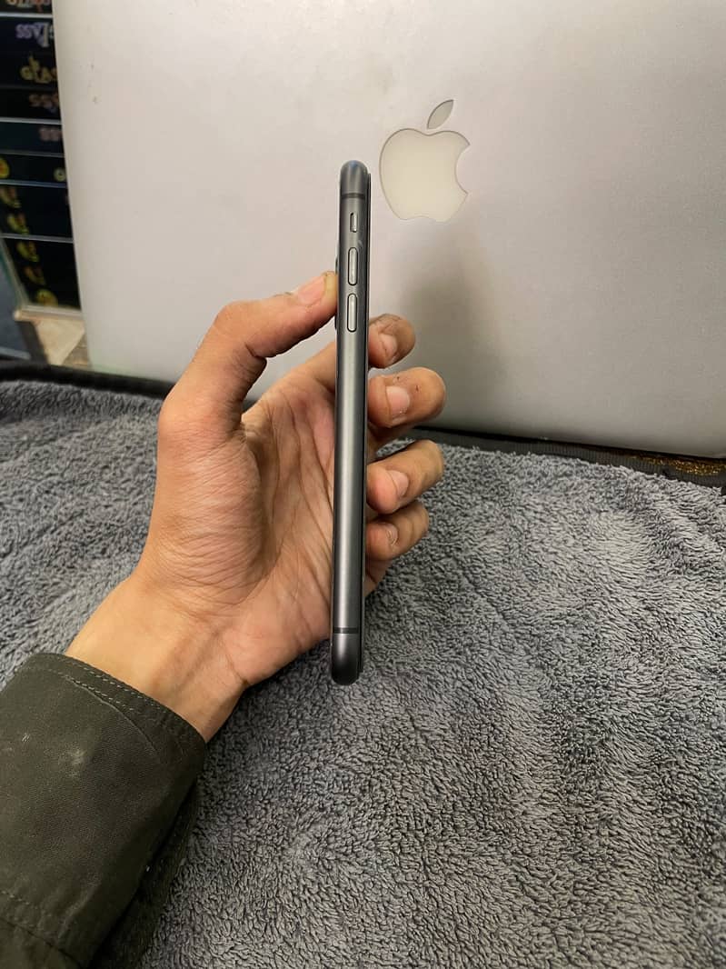 Apple iPhone 11 1
