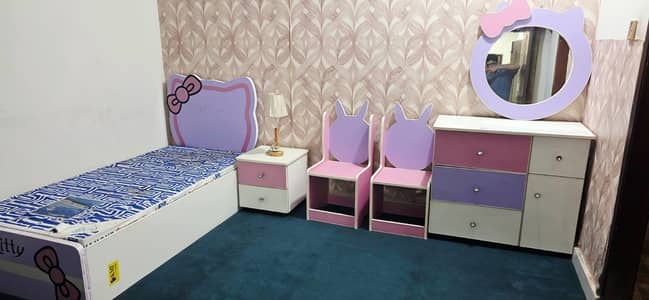 Bed set with mattress
