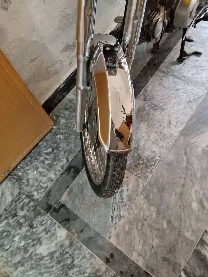 bike ok hai koi kaam nhi hony wala All documents available first owner ...