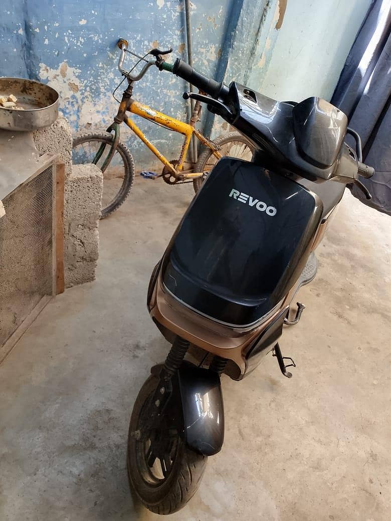 revoo a11 good condition 2