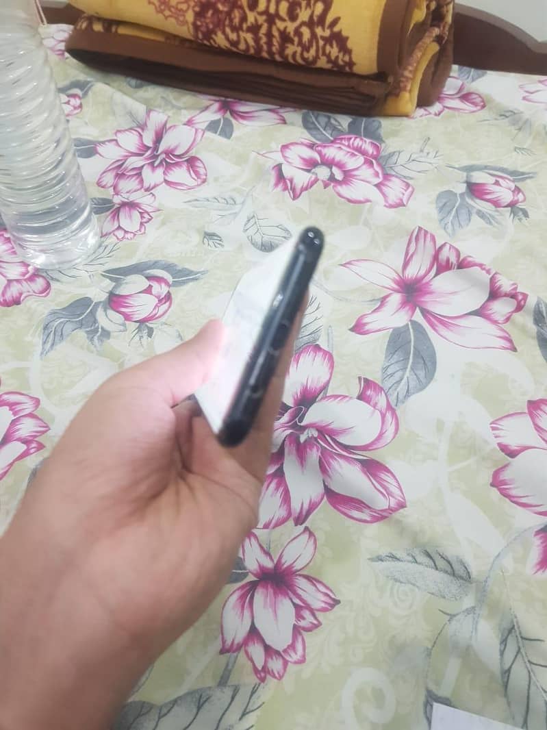 Samsung Mobile S8 Plus 6