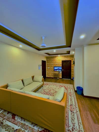Luxury fully furnished 3BHK apartment on daily and weekly basis
