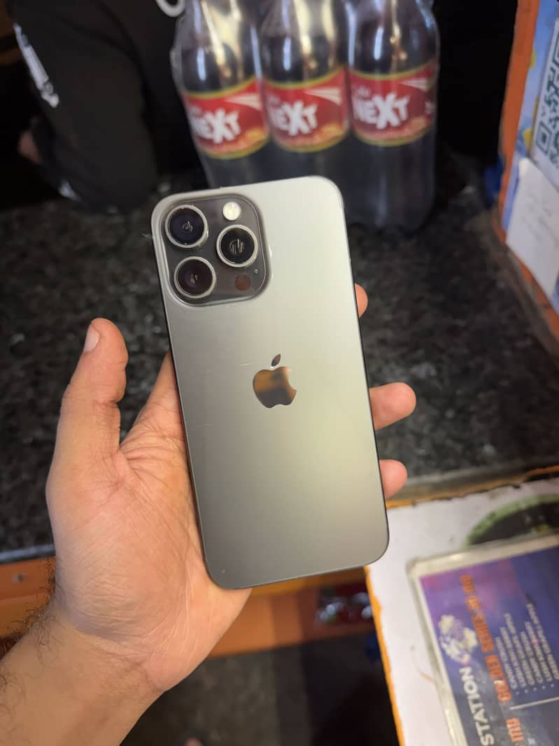 Apple iPhone 15 Pro Max 2