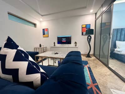 One bedroom luxury apartment available on daily basis