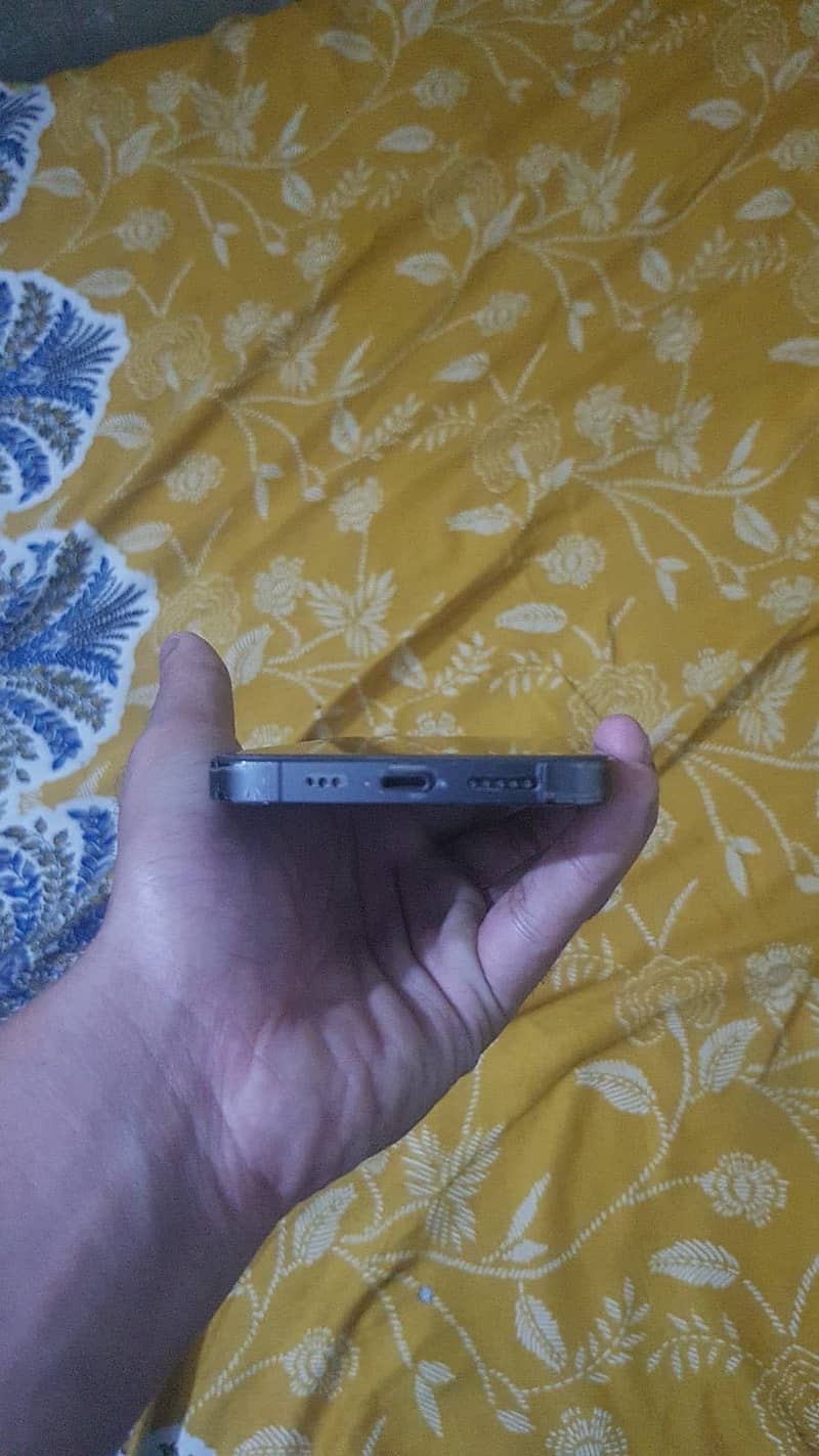 Apple iPhone 13 Pro 2